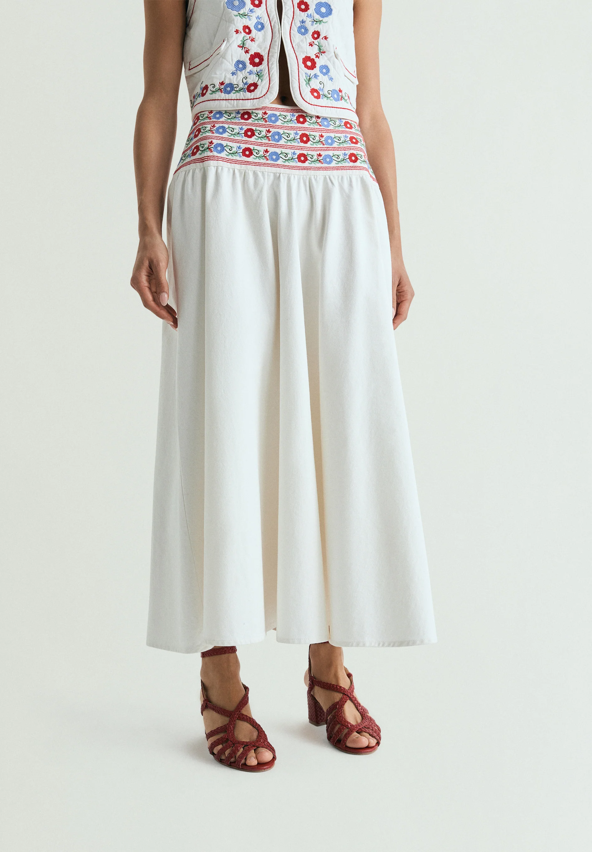 FALDA DENIM BORDADOS - Image 2