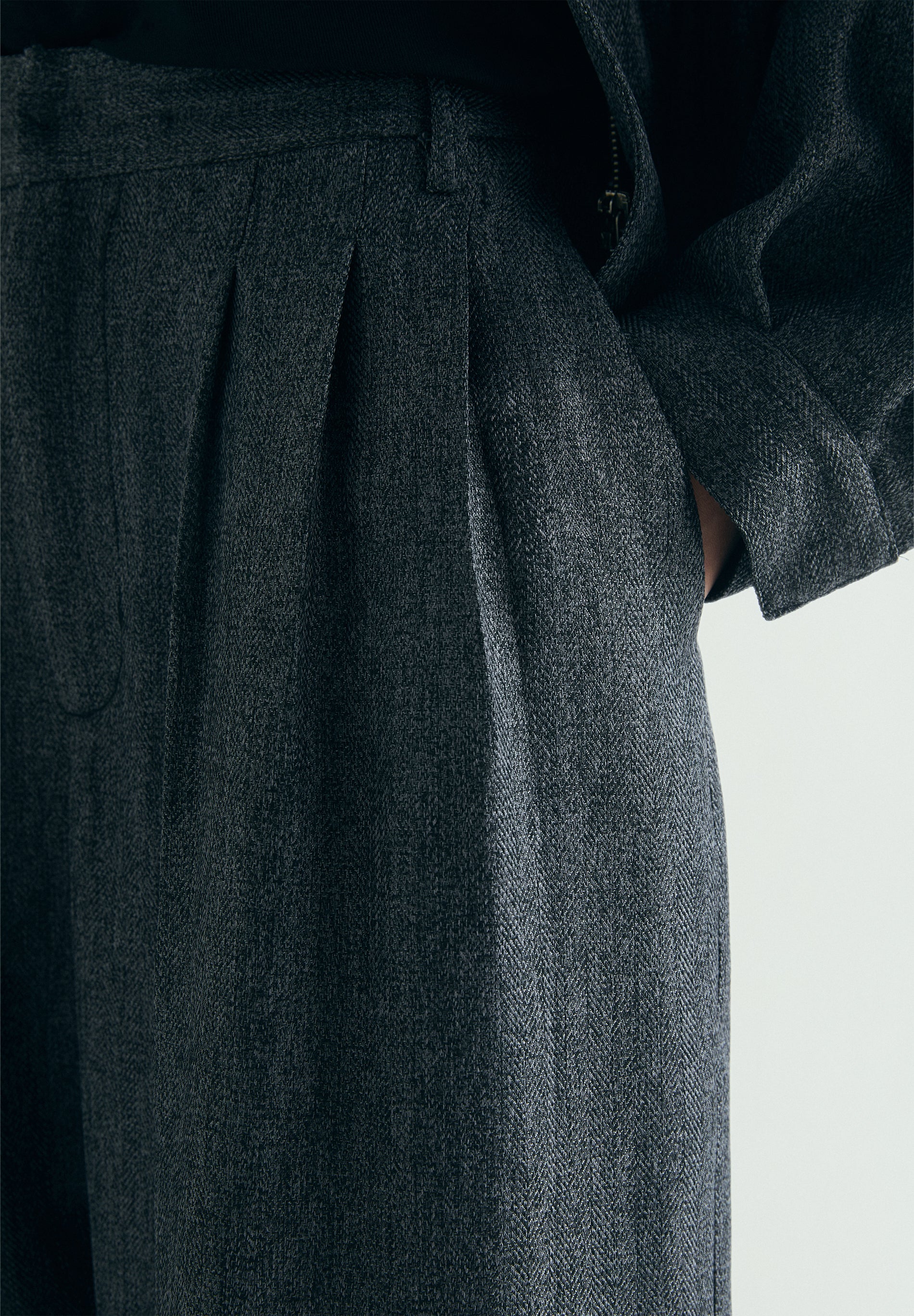 PANTALÓN PINZAS ESPIGA - Image 3