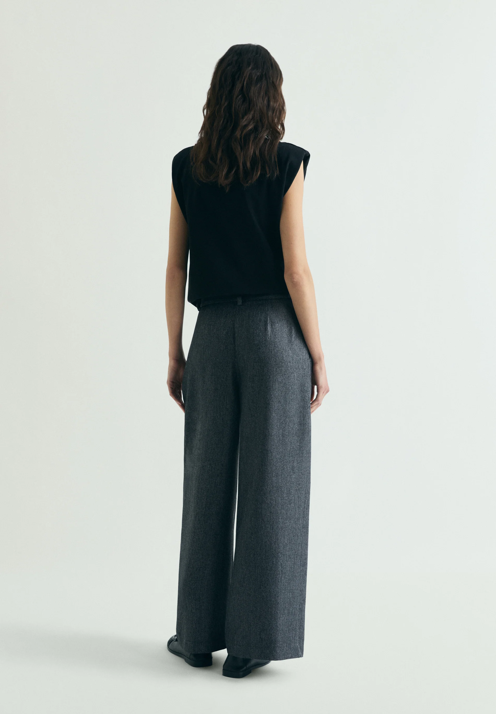 PANTALÓN PINZAS ESPIGA - Image 4