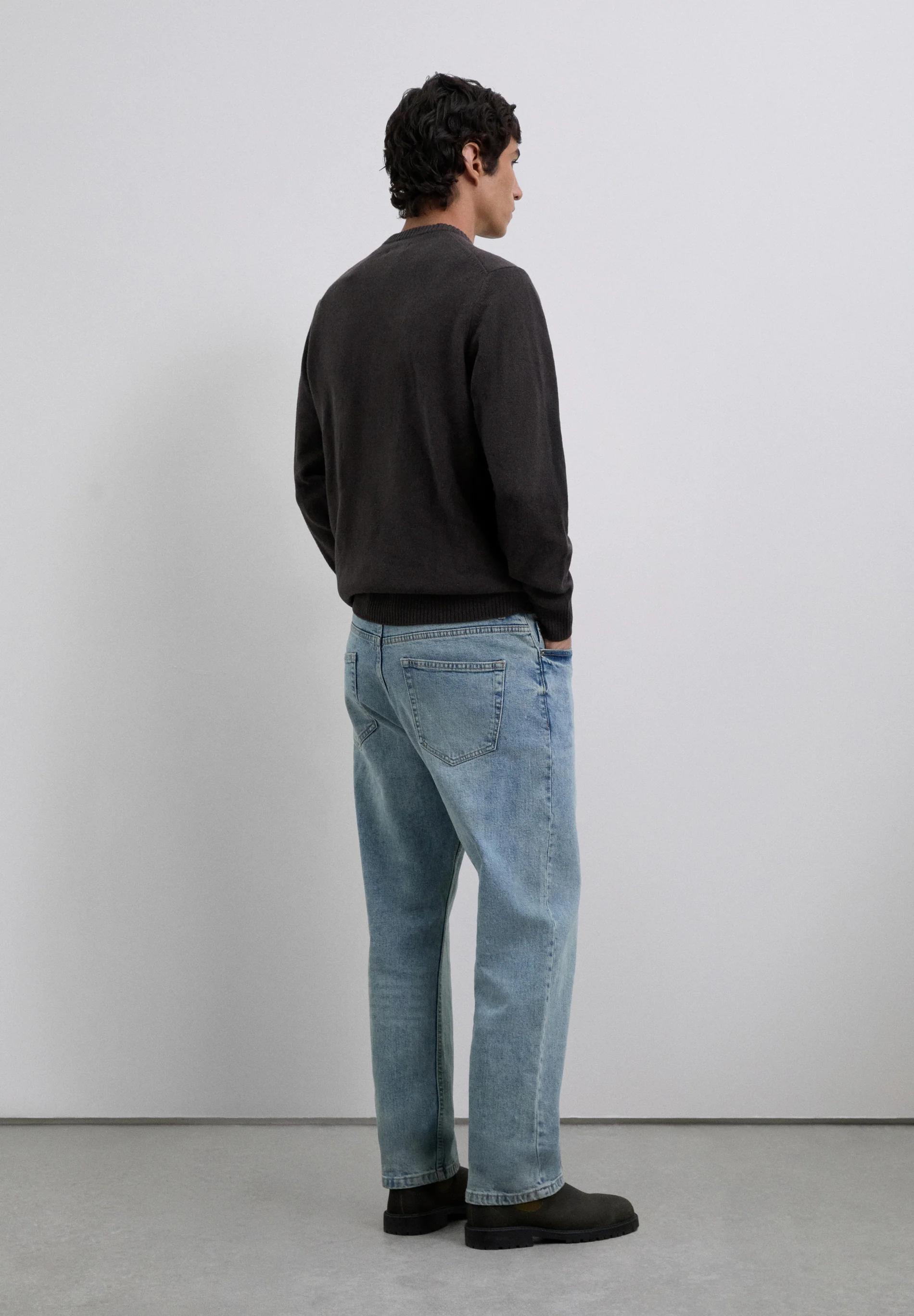 PANTALÓN VAQUERO REGULAR FIT - Image 4